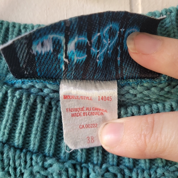 Vintage Knit Oversized Sweater By Jessie Made in Canada - Picture 10 of 12